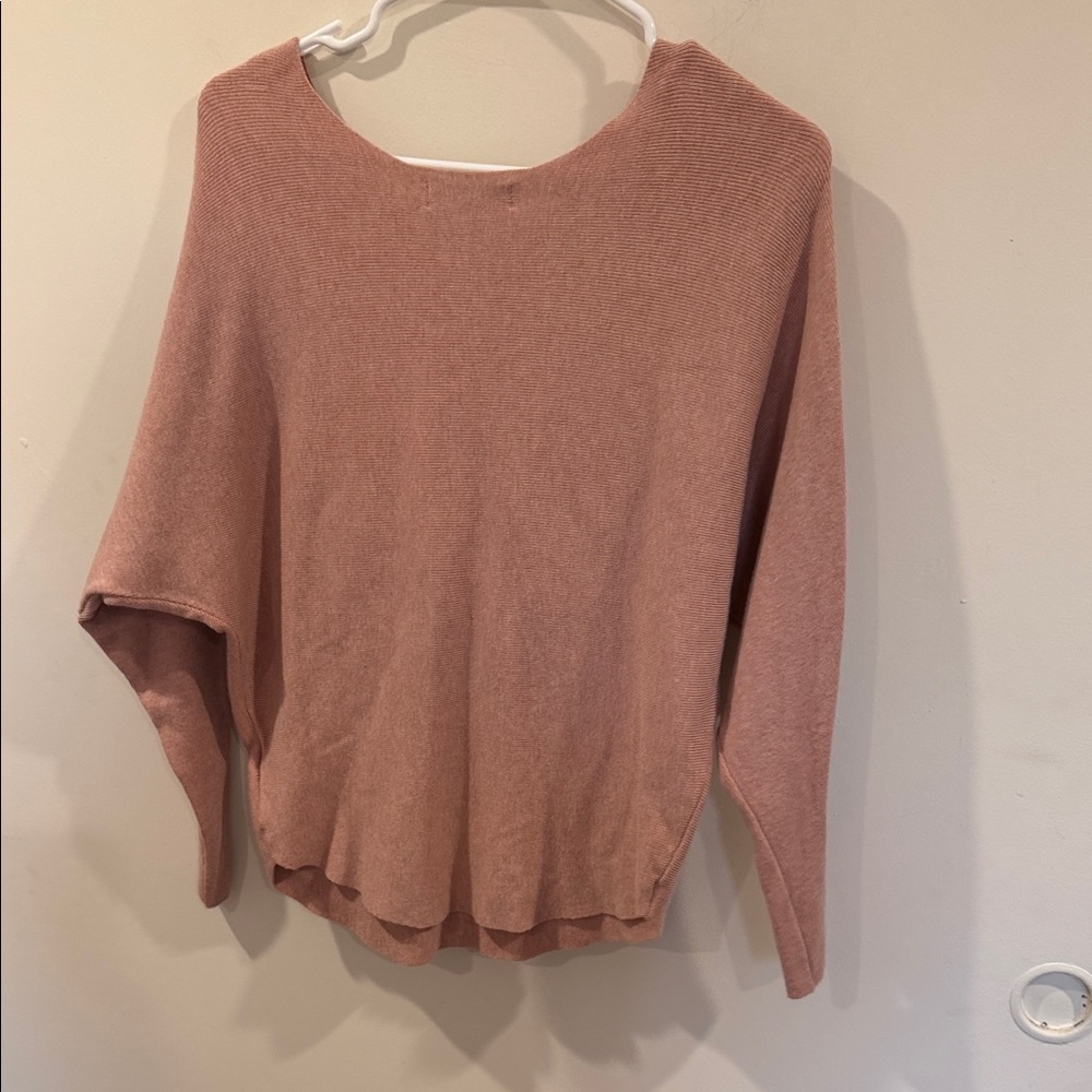 Chic Women's Pink Sweater - Picture 5 of 8